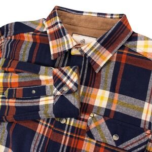 Legendary Whitetails Mens M Flannel Shirt Long Sleeve Plaid‎ Button Up